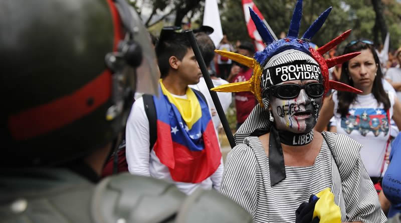 Venezuela sigue en llamas: asesinan a tiros un líder del partido opositor al régimen chavista