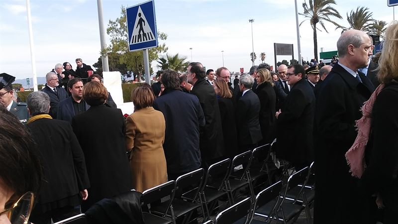Puigdemont y Rajoy, encuentros en una primera fase: juntos en el homenaje a las víctimas de Germanwings