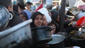 La hambruna comienza a notarse en Gaza: 18 personas han fallecido de desnutrición en un día