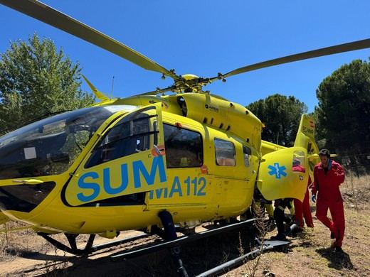 Un helicóptero del 112 traslada a un herido en las fiestas de Cercedilla (Foto: Emergencias 112 Comunidad de Madrid)