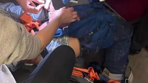Caos en un avión Madrid-Caracas cuando un pasajero intenta abrir una puerta en pleno vuelo