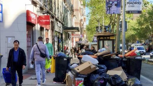 Contenedores de basuras en Madrid tras la huelga
