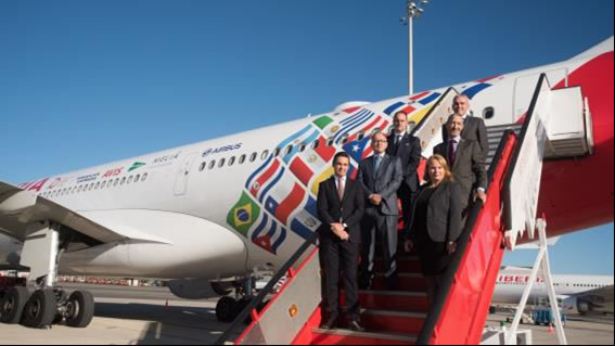 Iberia presenta el avión conmemorativo de su 70º aniversario en América Latina