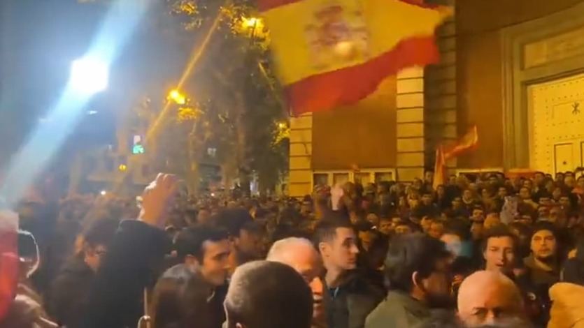 Protesta sin incidentes en la calle Ferraz
