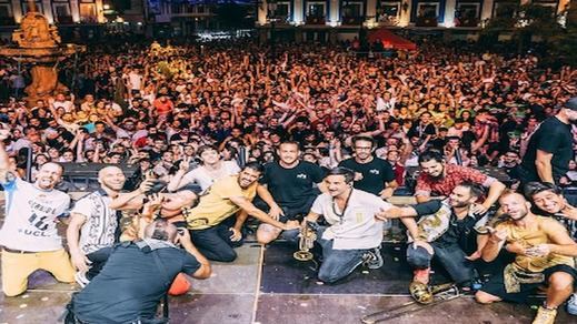 La Pegatina en concierto