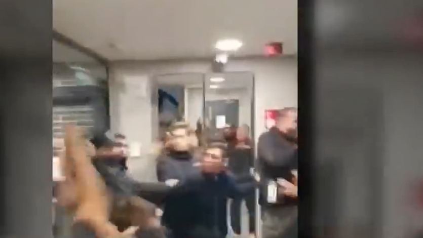 Enfrentamiento entre okupas y miembros de Desokupa
