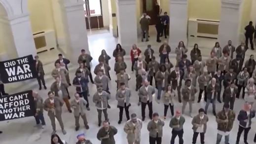 Protestas de veteranos y pacifistas contra la guerra en Irán