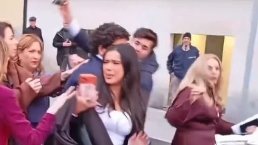 Sarah Santaolalla y Vito Quiles, en la calle