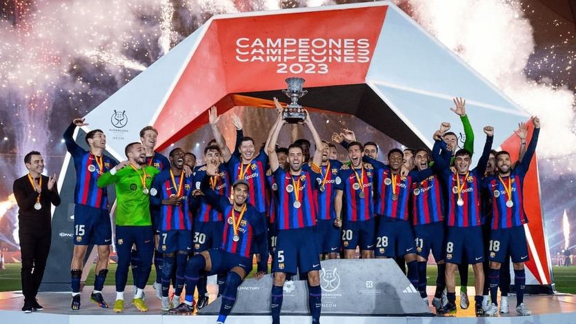El Barça celebra el título de la Supercopa de España
