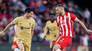 El Almería permite que la Liga siga viva al derrotar por sorpresa al Barça (1-0)