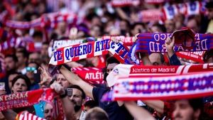 Ultras del Atlético acosaron a una niña negra que llevaba la camiseta de Vinicius y a su madre