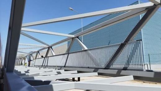 Foto instalación pasarela M-40 Campus Sur (Foto: Ayuntamiento de Madrid)