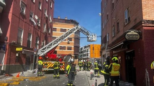 Explosión en un bar en la calle Manuel Maroto, en Puente de Vallecas
