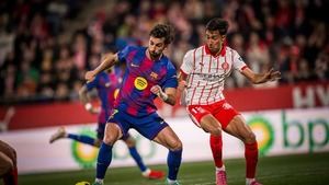 La Liga se viste de blanco: el Madrid es líder tras la derrota del Barça en Girona