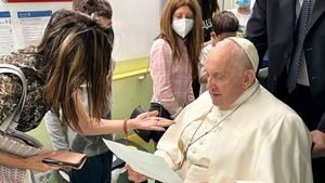 El Papa recibirá alta este viernes y volverá a su actividad en el Vaticano