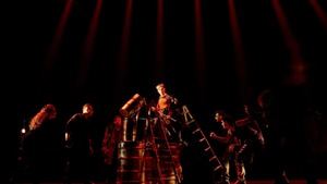 Crítica de la obra de teatro 'Ricardo III': un 'jabalí' sanguinario y distópico