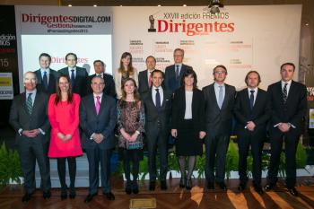 Foto de familia con los invitados y los premiados de esta XVIII edición de los Premios Dirigentes