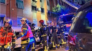 Incendio en Puente de Vallecas (Madrid): 7 vecinos intoxicados
