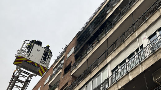Madrid: 2 muertos en el incendio en una vivienda en Ventas