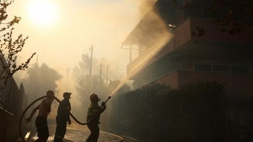 Incendio cerca de Atenas