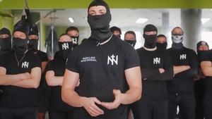 Investigan un grupo de estética neonazi que pide a los ciudadanos "luchar contra la invasión" extranjera