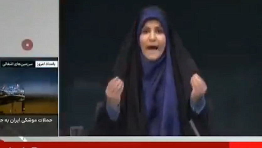 Presentadora iraní en el momento del ataque