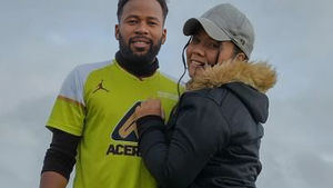 Entre los venezolanos deportados por Trump a El Salvador, un futbolista con un tatuaje del Real Madrid