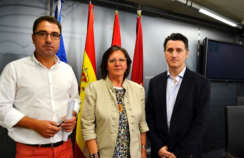 En Albacete quieren reprobar al alcalde por su postura con el agua
