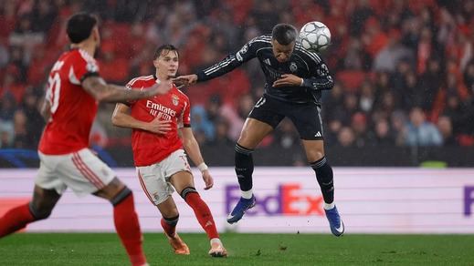 Jugada del reciente partido Benfica-Real Madrid en Lisboa