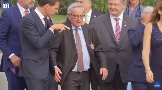Juncker, en la OTAN: ¿con ciática o borracho?