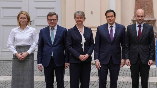 Kaja Kallas, a la izquierda, junto a Marco Rubio, segundo por la derecha