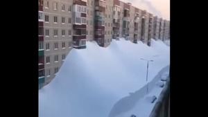 Una gran nevada en Kamchatka, Rusia, deja imágenes impactantes y 2 muertos