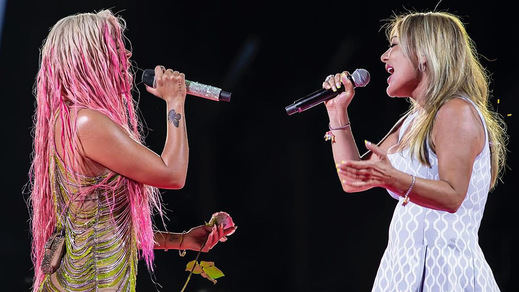 Amaia Montero, junto a Karol G