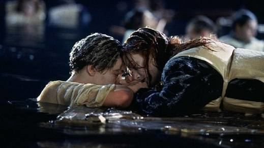 La famosa escena de la puerta en 'Titanic'