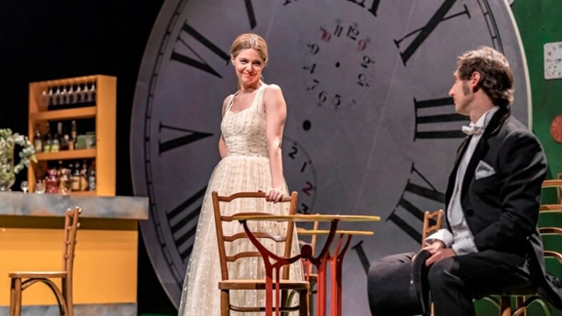 Crítica de la obra de teatro 'La bella Dorotea': resistir hasta casarse