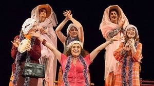 Crítica de la obra de teatro 'Las bingueras de Eurípides': transgredir para sobrevivir