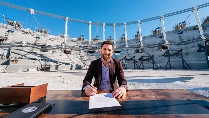 Leo Messi, firmando su renovación