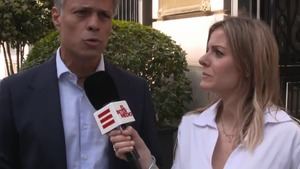 El vídeo viral de la periodista Andrea Ropero con las preguntas al venezolano Leopoldo López