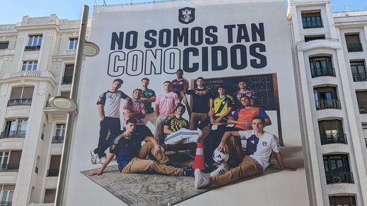 La polémica lona publicitaria de la Kings League