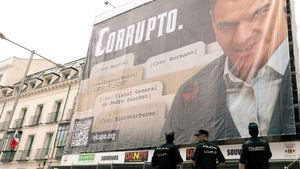 Autorizan a Pedro Sánchez a ejercer de acusación particular en la causa contra la lona de Hazte Oír