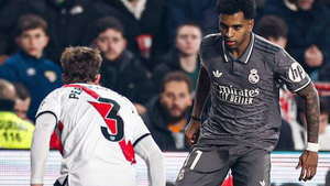 El Real Madrid deja escapar el liderato en Vallecas en una montaña rusa de partido (3-3)