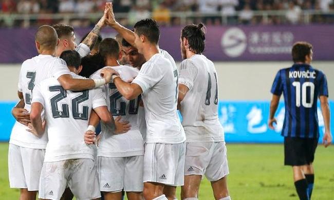 El Madrid de Benítez se luce ante el Inter en el debut de Casilla (3-0)