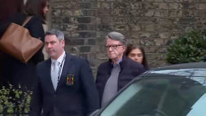 Arrestan al ex ministro británico Peter Mandelson por su relación con el 'caso Epstein'