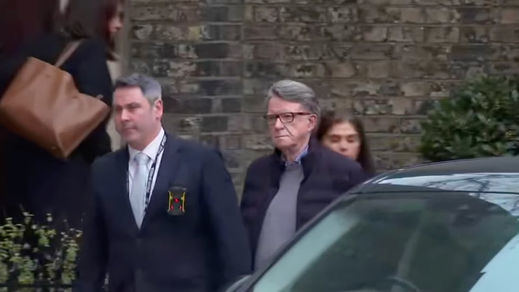 Momento de la detención de Peter Mandelson