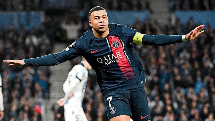 Mbappé celebra uno de sus 2 goles con el PSG