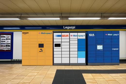 Taquillas dee paquetes de Amazon, GLS y SEUR en Metro de Madrid