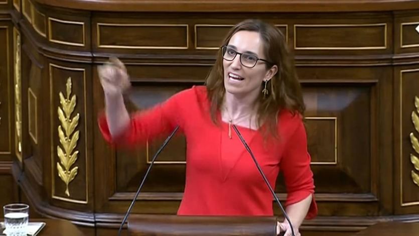 La ministra Mónica García, en el Congreso durante la trifulca