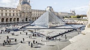 Estiman en 88 millones de euros el valor de las joyas del Louvre robadas