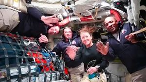 Los astronautas de la misión a la Luna: "Ya estamos a mitad de camino"