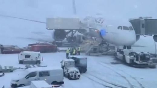 Nieve en el aeropuerto francés CDG